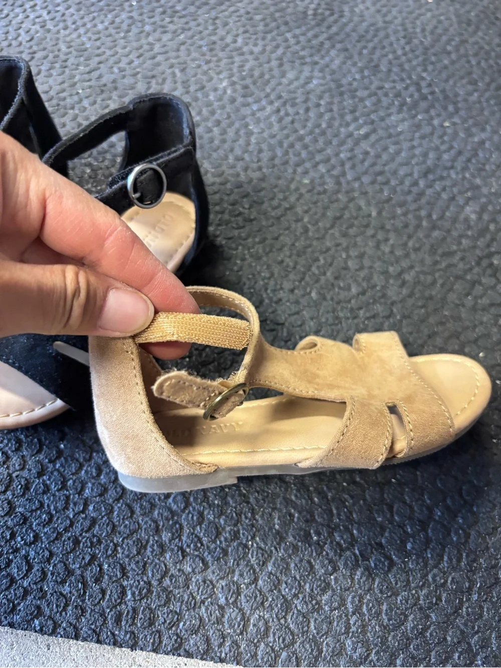 Old Navy Girls Dual Sandals in Black and Tan